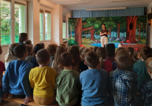 Przedszkolaki poznają Technoludka.